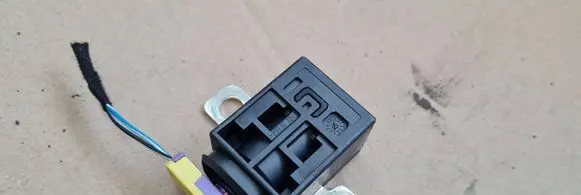 Audi A5 Sportback 8TA Battery relay fuse 4F0915519 130027