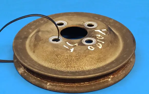 Volvo 760 Power steering pump pulley 