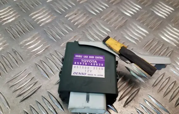 Toyota Land Cruiser (J120) Door central lock control unit/module 8597060030 0515003750
