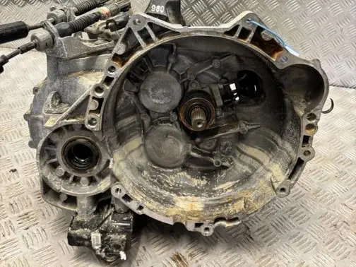 Hyundai Tucson TL Manual 5 speed gearbox 