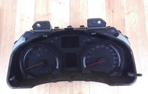 Toyota Avensis T270 Speedometer (instrument cluster) 8380005K92