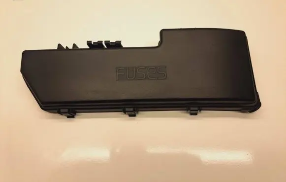 Volvo S60 Fuse box cover 9494211