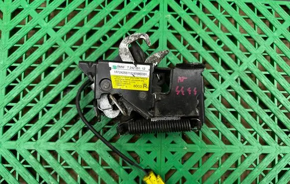 BMW 2 F45 Engine bonnet/hood lock/catch 7242551