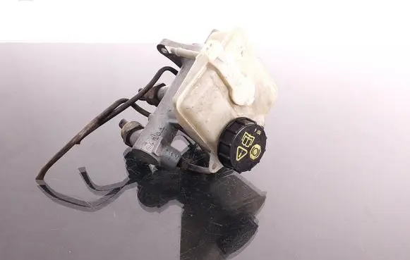 Volvo S60 Master brake cylinder 8646009 8646006
