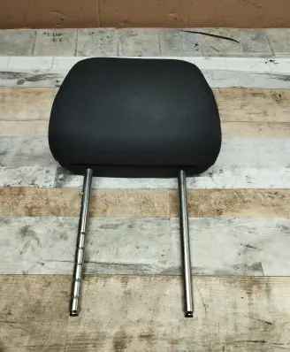 Volkswagen PASSAT B6 Front seat headrest 