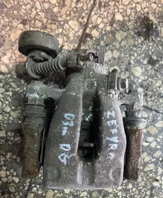 Opel Zafira A Rear brake caliper