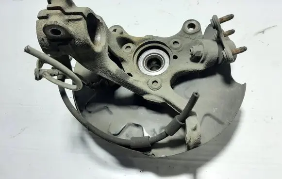 Volkswagen Golf VII Front wheel hub