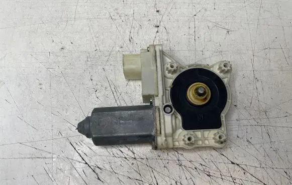 BMW 7 E65 E66 Rear door window regulator motor 67628382001 105965101 26113642