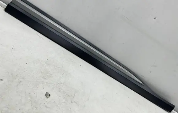Hyundai Kona I Front door trim (molding) 87722J9500