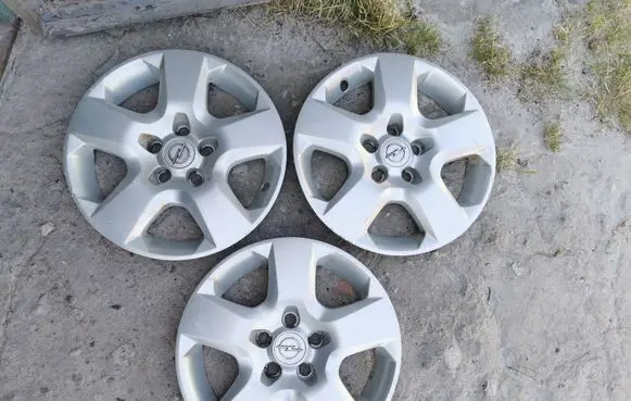Opel Astra H R16 wheel hub/cap/trim 13198634NN