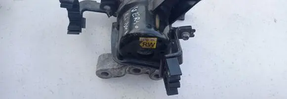 Toyota Verso Engine mount bracket