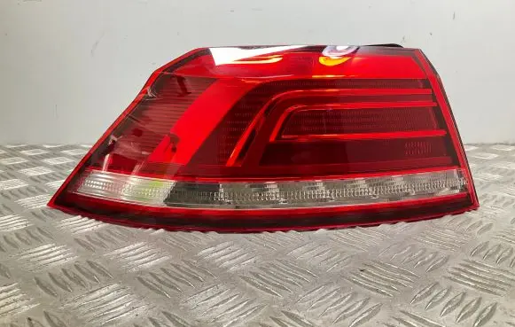Volkswagen PASSAT B8 Rear/tail lights 3G5945311