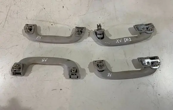 Subaru XV A set of handles for the ceiling 