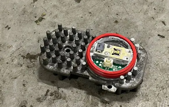 BMW 3 GT F34 Headlight ballast module Xenon 05715084