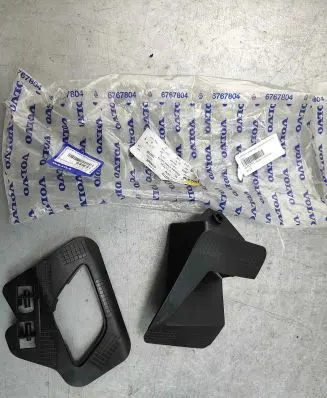 Volvo XC60 Headlight washer nozzle holder 31323772