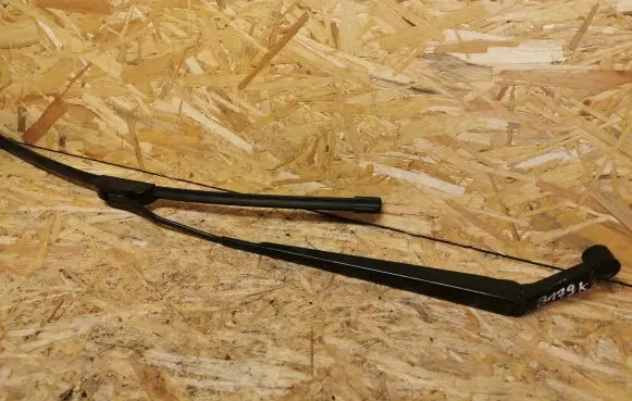 Toyota Avensis T250 Front wiper blade arm 223W 6597 Nwb