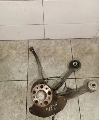 Mercedes-Benz S W220 Front wheel hub A2203330505 A2203300725