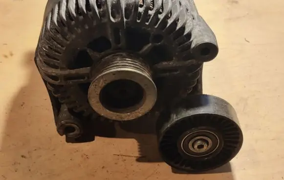 BMW X5 E70 Generator/alternator 7796125