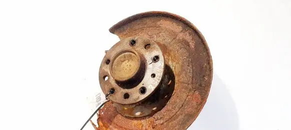 Rear wheel hub