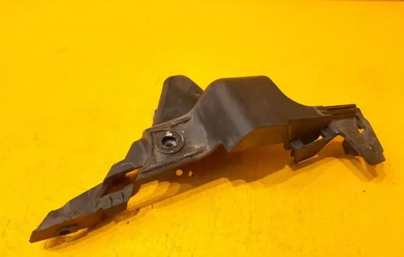 Chevrolet Camaro Front bumper mounting bracket 92228099