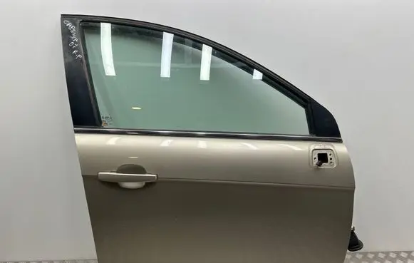 Chevrolet Captiva Front door