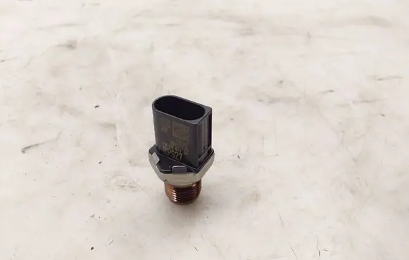 Audi A7 S7 4K8 Fuel pressure sensor 05L906054A 810PP0701 08877935