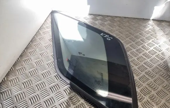 KIA Sorento Rear side window