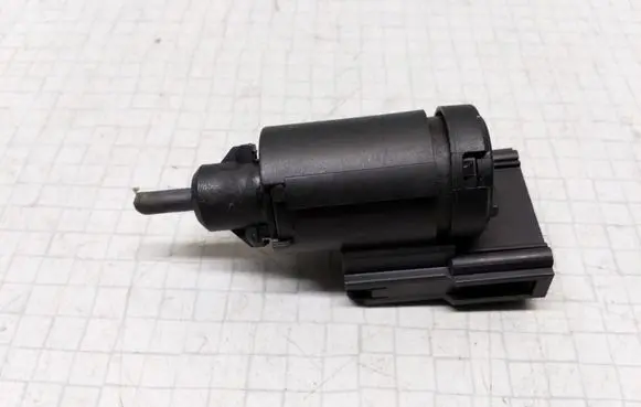 Volkswagen Golf IV Brake pedal sensor switch 1J0945511B 19322000