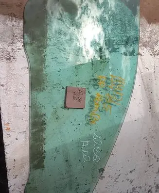 Audi A4 S4 B5 8D Front door window glass four-door 43R007023