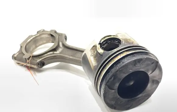 Fiat Tipo Piston with connecting rod 55260384