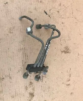 Fuel injector supply line/pipe