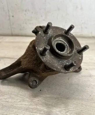 Front wheel hub