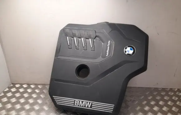 BMW 5 G30 G31 Engine cover (trim) 8676203