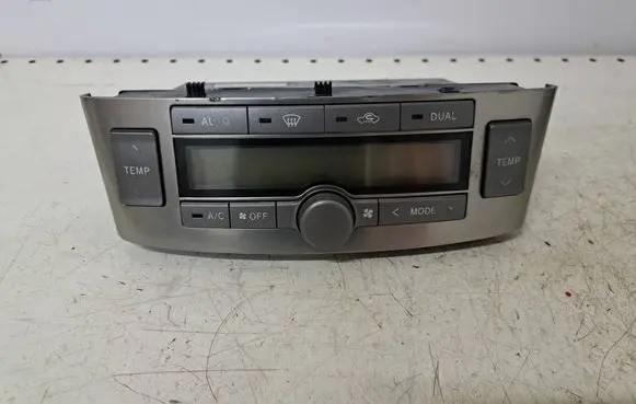 Toyota Avensis T250 Climate control unit 5590005270