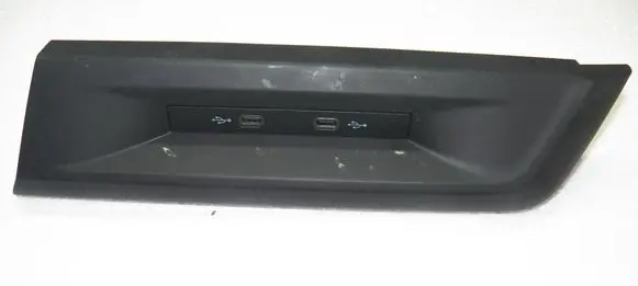Volkswagen Golf VIII USB socket connector 5NA035736