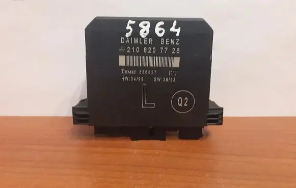Mercedes-Benz E W210 Door control unit/module 5864 2108207726