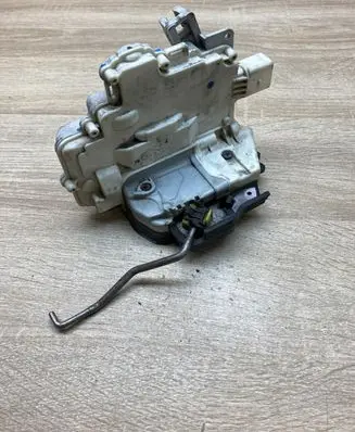 Audi A3 S3 8P Rear door lock 4F0839016