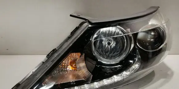 KIA Sportage Headlight/headlamp 921013U290