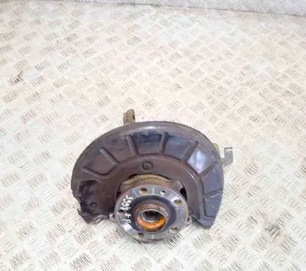 Skoda Octavia Mk2 (1Z) Front wheel hub 1K0615312F