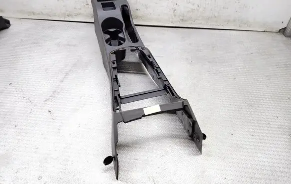 Hyundai i30 Center console 846102R010