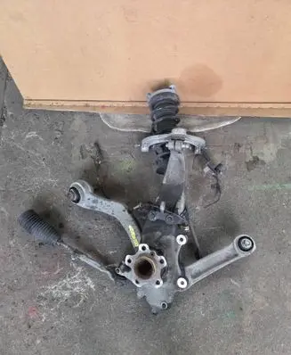 BMW 5 G30 G31 Front wheel hub spindle knuckle 6884381 6866605
