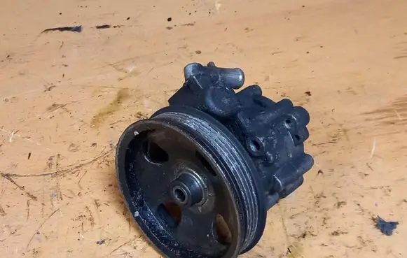 Alfa Romeo 159 Power steering pump 00505017300