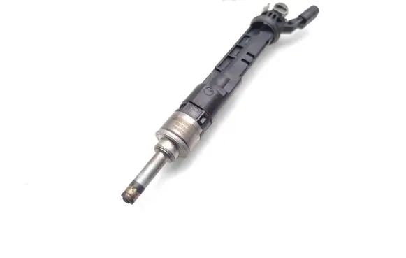 Mercedes-Benz CLA C117 X117 W117 Fuel injector A2820701000 166001525R