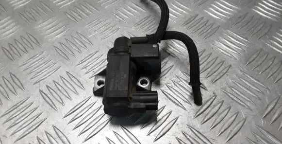 Lexus IS 220D-250-350 Vacuum valve 258190R011