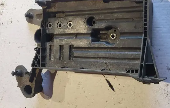 Audi A3 S3 8V Battery tray 5Q0915321H