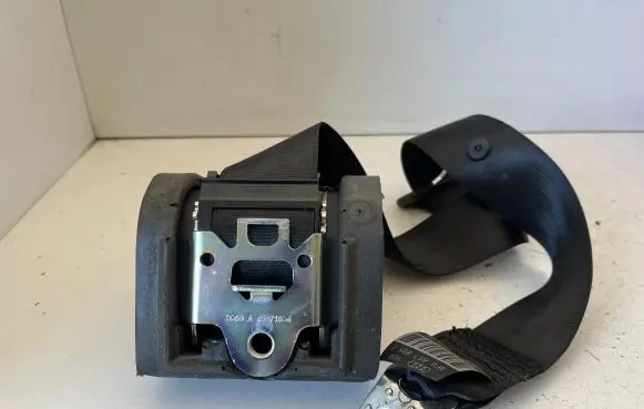 Audi A6 S6 C6 4F Rear seatbelt 4F0857805E 605827100