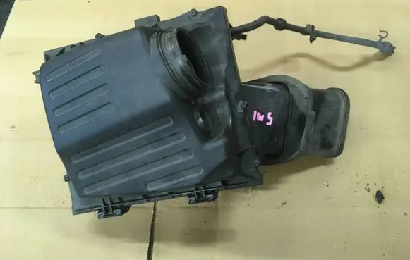 Opel Insignia A Air filter box 55560889 31410091