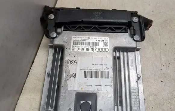Audi A4 S4 B8 8K Engine control unit/module 03L906019AE 03L906022FG 0281016680