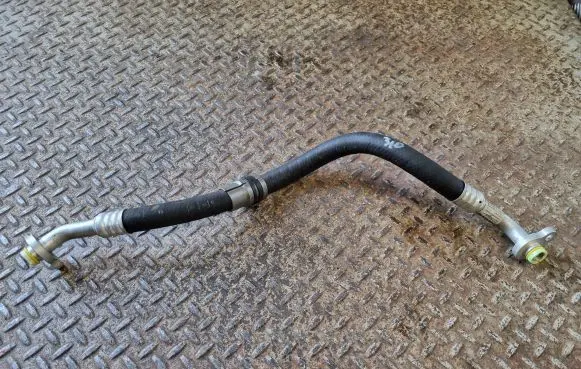 Volvo XC60 Air conditioning (A/C) pipe/hose 32226905