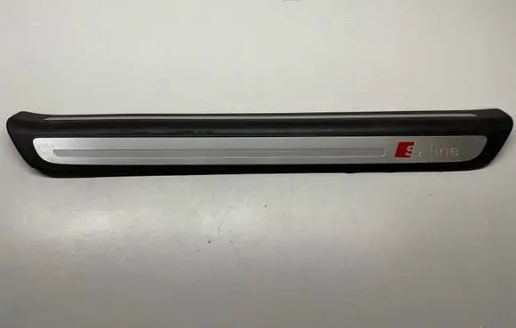 Audi Q3 8U Front sill trim cover 8U0853373B
